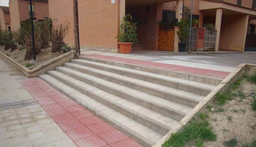 A esta escalera se le pondrá una barandilla.