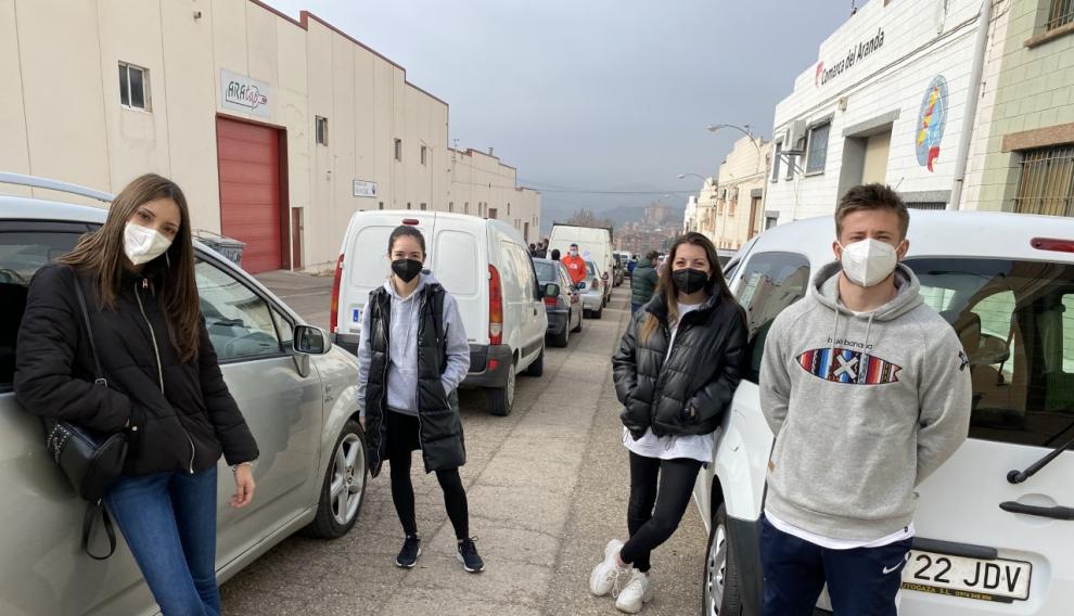 Algunos de los jóvenes que han participado en la marcha de protesta.