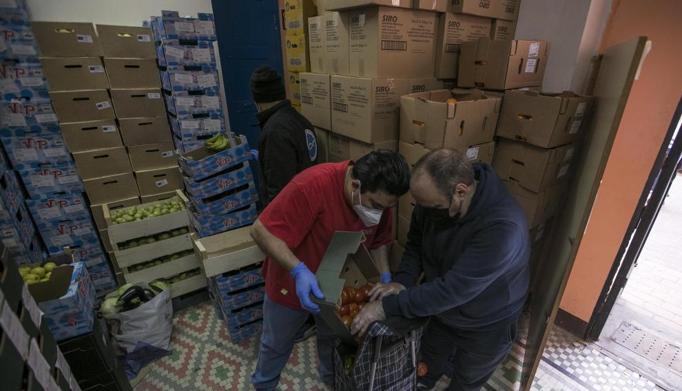Reparto matinal de alimentos en San Pablo