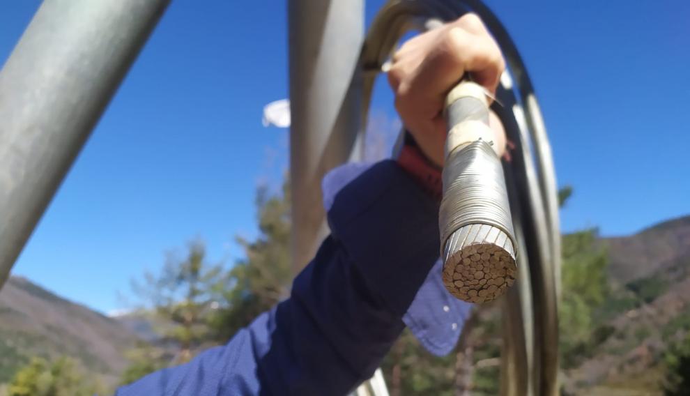 La tirolina de Fiscal ha levantado una gran expectación gracias a su longitud y la velocidad que se alcanza.