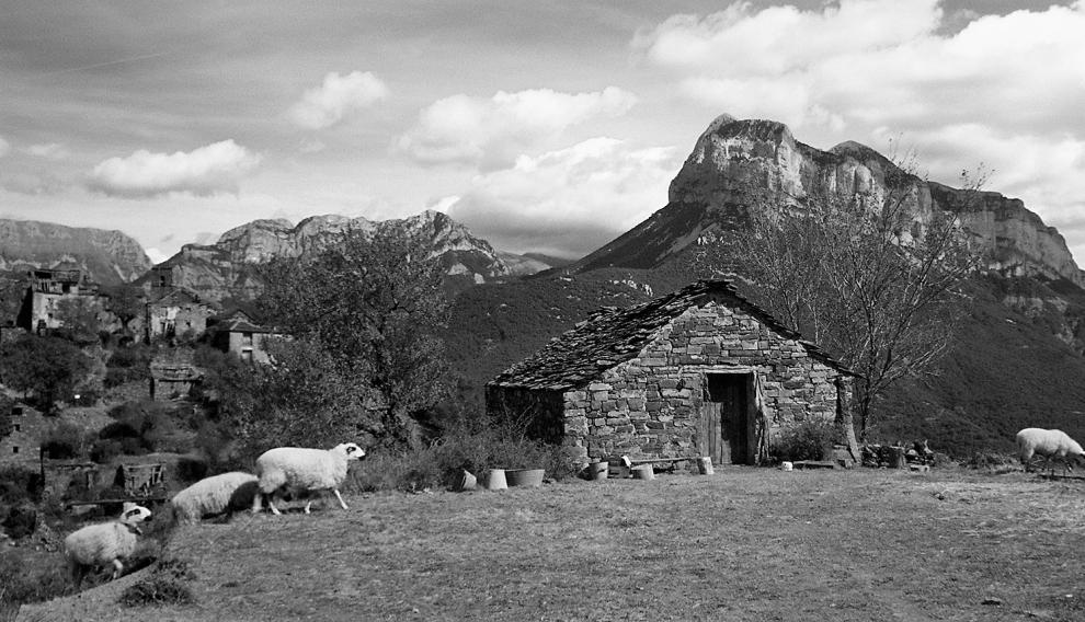 El paisaje del Pirineo aragonés es protagonista destacado en 'Armugán'.