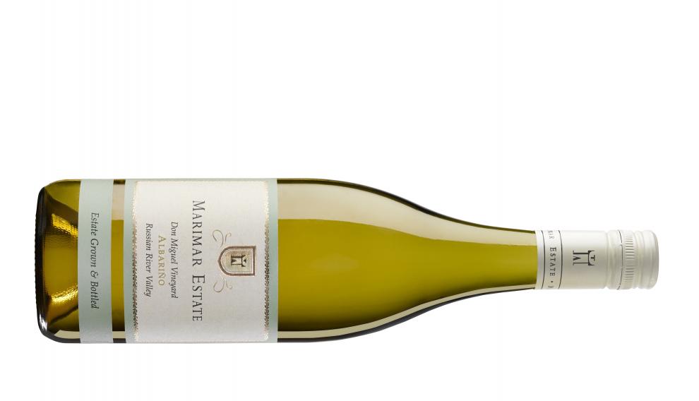 Botella de Marimar Estate Albariño.