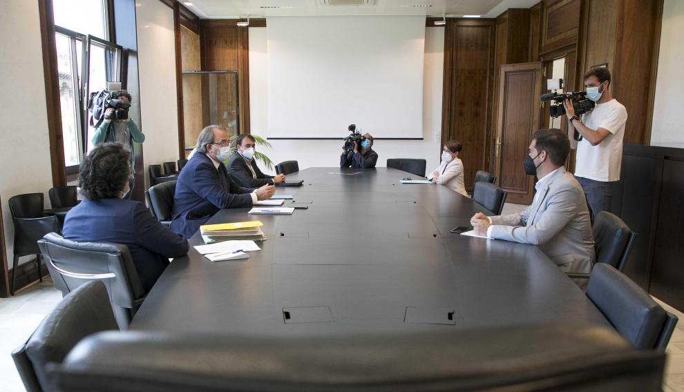 Reunión Pérez Anadón-Teruel por el plan de hostelería