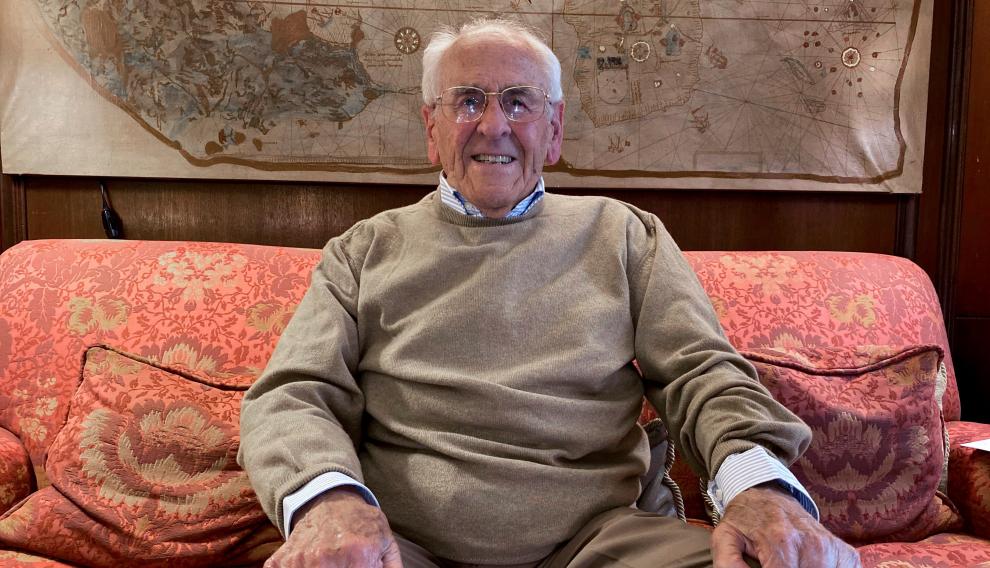 Ángel, 100 años y una vuelta al globo al mando de Elcano: "No es una hazaña"