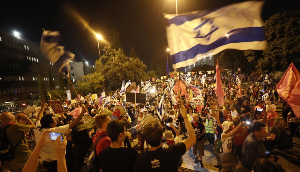 Israeli parliament voting for governmental change