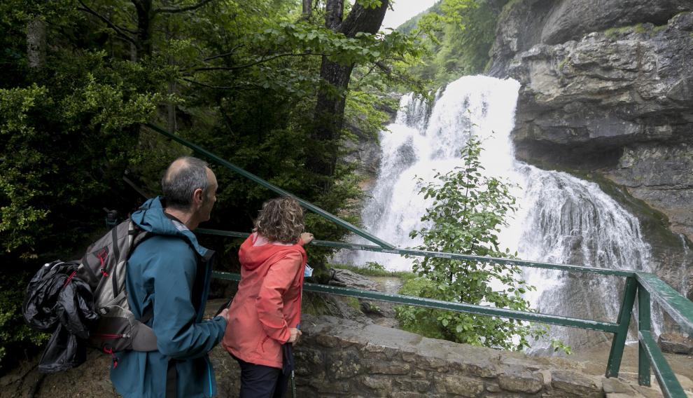 La cascada del Estrecho es uno de los espectaculares saltos de agua que salpican una de las rutas preferidas por los visitantes del parque