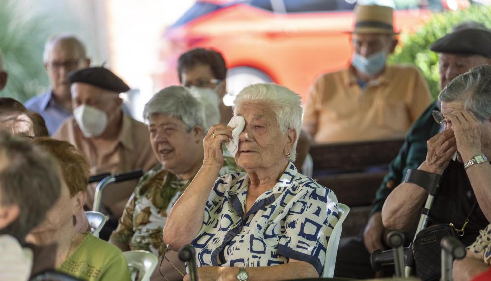 Acto de homenaje a las victimas de Covid en la residencia de ancianos de Monreal del Campo. Foto Antonio Garcia/bykofoto. 30/06/21[[[FOTOGRAFOS]]]