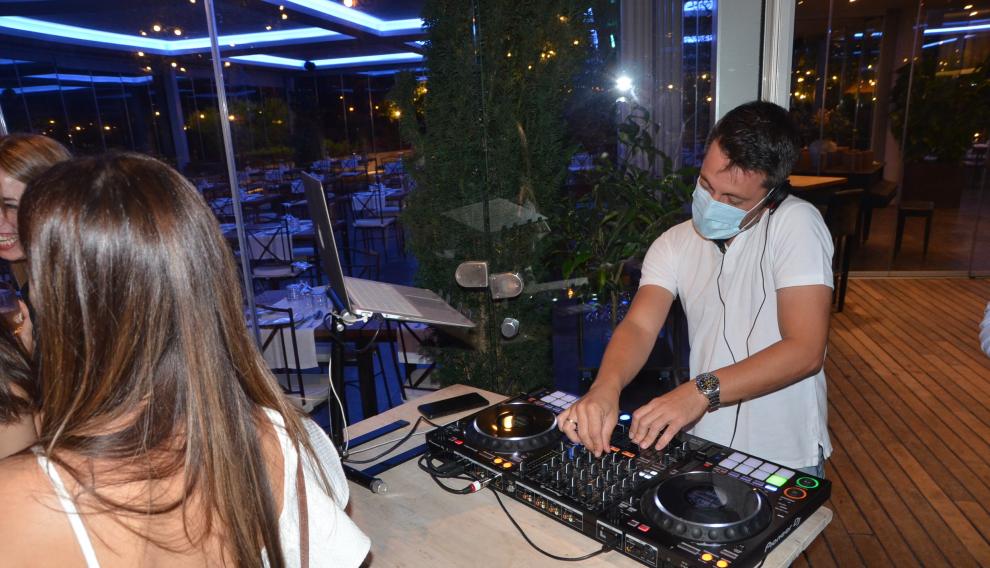 Emboca. Un dj anima las veladas
