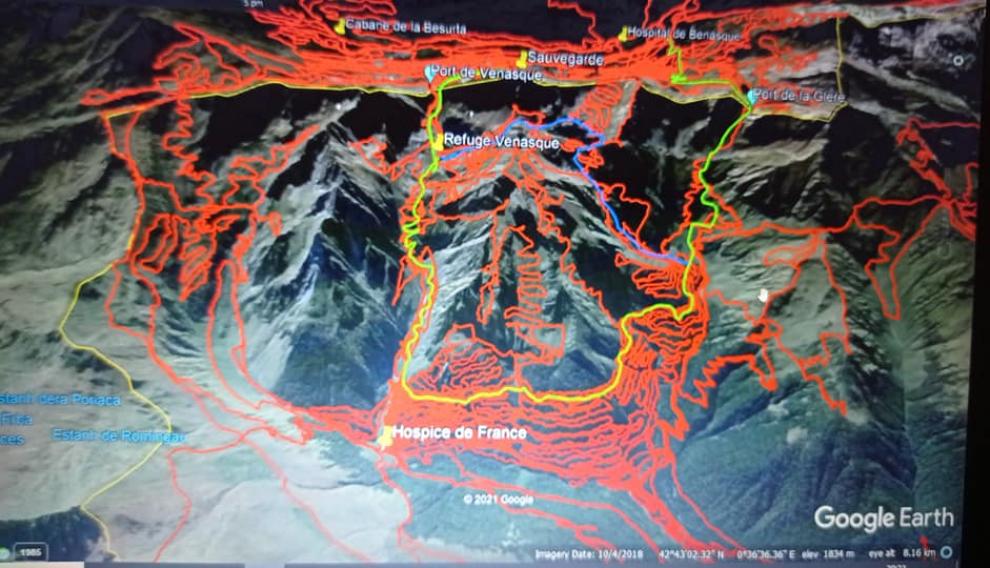 Colgate ha compartido en sus redes sociales el mapa con las rutas que ha recorrido (en rojo) en torno a la que planificó ella (en verde).