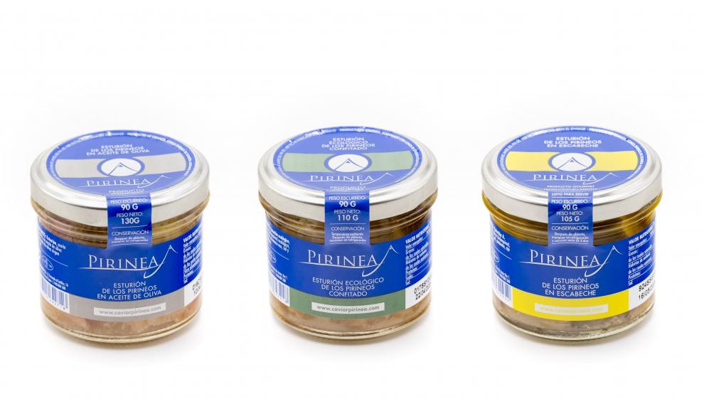 Las tres presentaciones del esturión en conserva de Pirinea: en aceite, confitado y en escabeche.