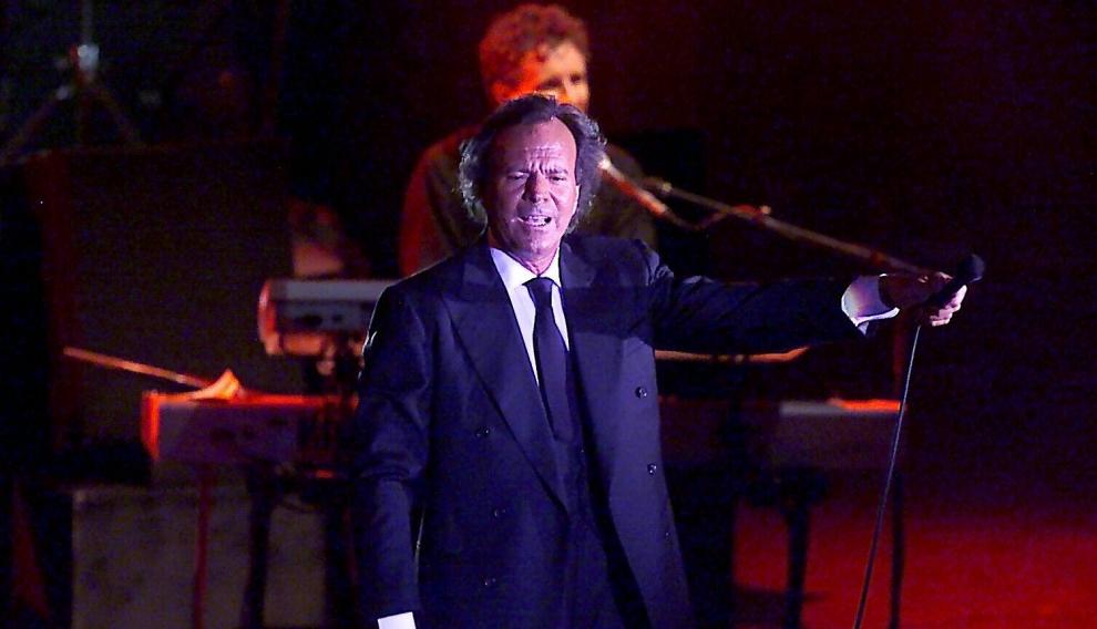 Actuación de Julio Iglesias en el Festival Vino Somontano el 4 de agosto de 2001.