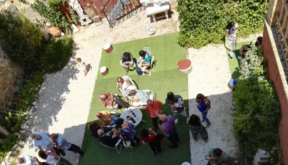 El jardín es un lugar ideal para conversar, organizar recitales y pequeños conciertos.