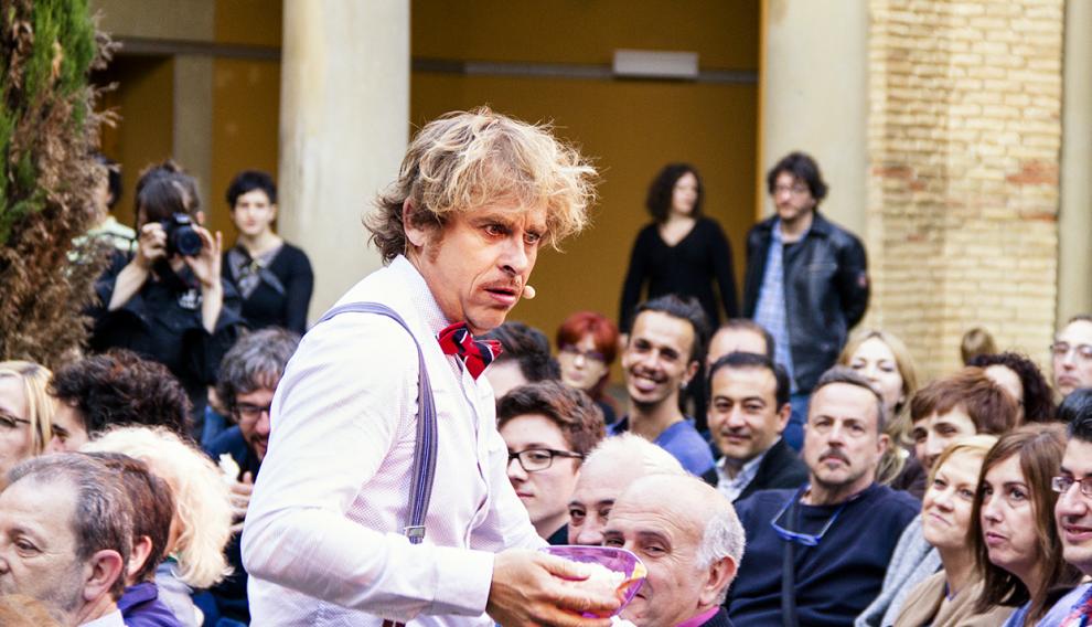 'Mucho ruido y pocas nueces'.