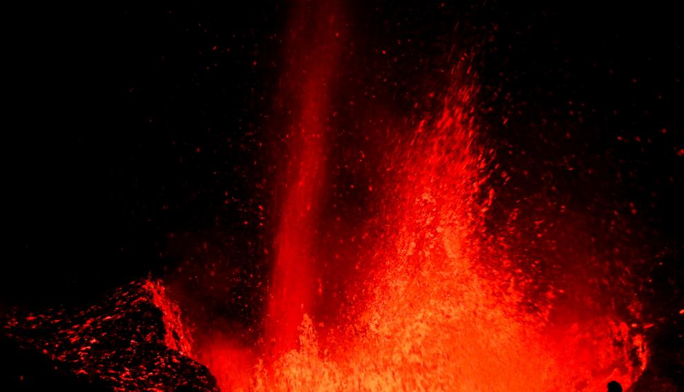 The Cumbre Vieja volcano continues to erupt on the Canary Island of La Palma