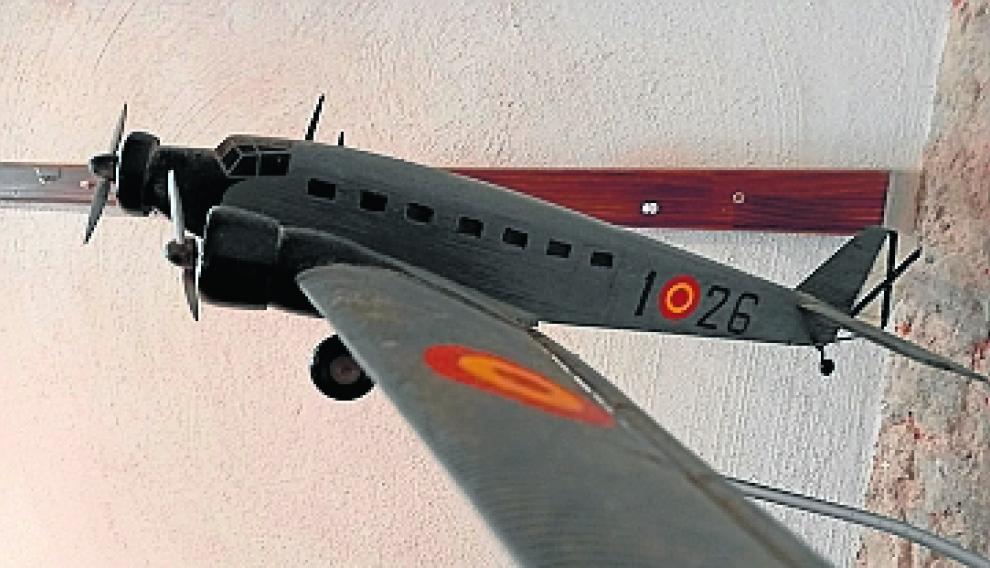 Réplica del Junker que aterrizó de emergencia en Cella en 1951.
