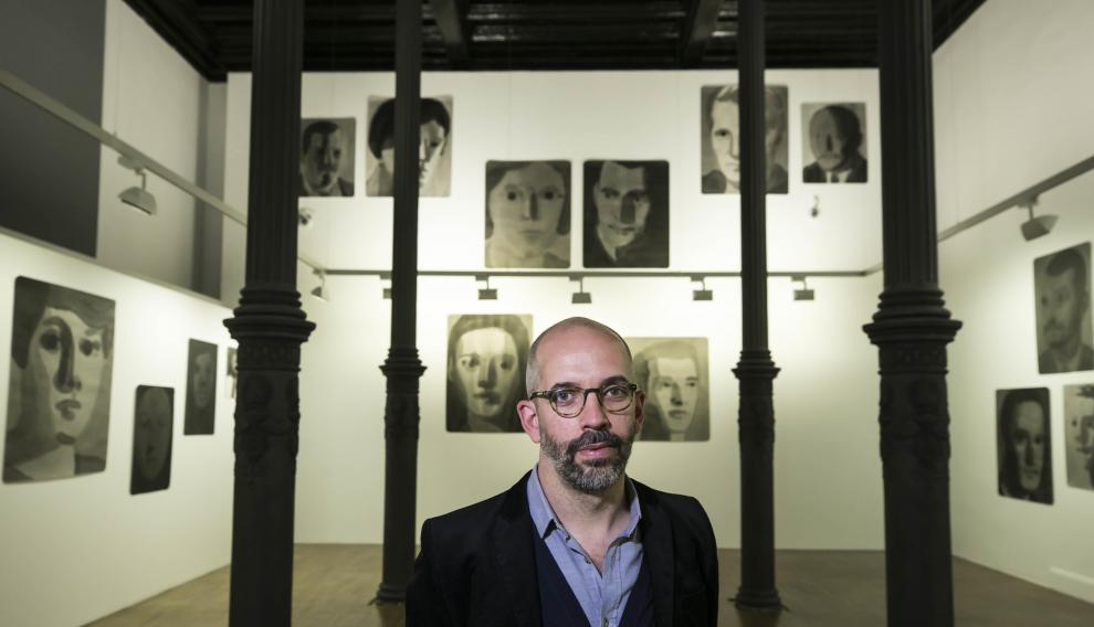 Fernando Martín Godoy, tan personal y contenido, ofrece su exposición más ambiciosa y lograda de su carrera en el Paraninfo.