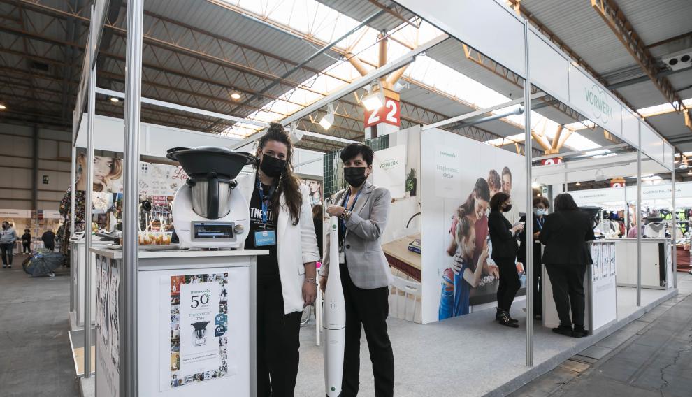 Expositores en la Feria de Muestras de Zaragoza.