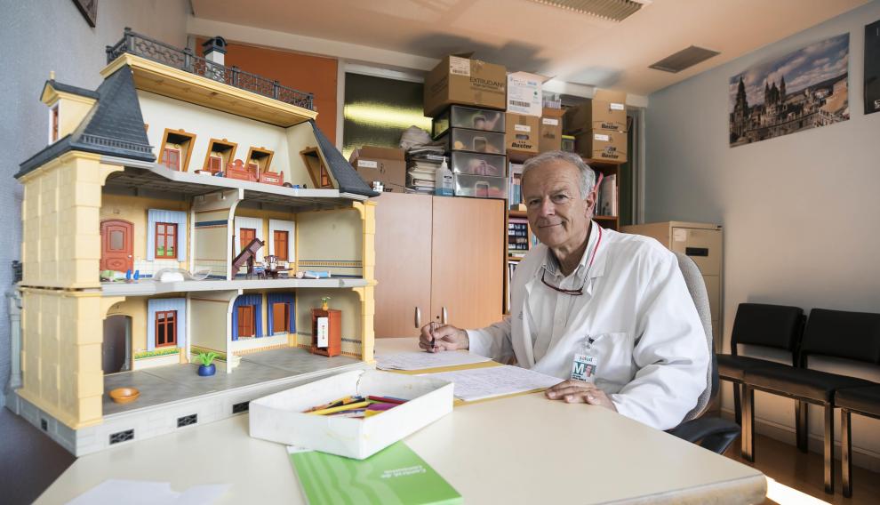El doctor José María Civeira, psiquiatra del Hospital Infantil de Zaragoza.