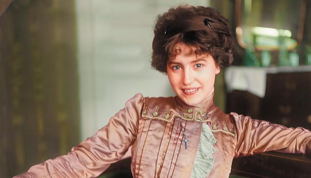 Retrato coloreado de Elvira de Hidalgo (Valderrobres, 1891-Milán, 1980).