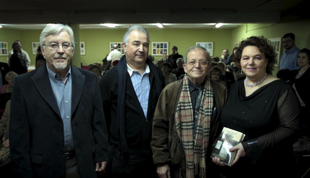 Presentación de la novela 'Albeta' (Mira), en 2010: de izquierda a derecha, Joaquín Casanova, Mariano Ibeas, Miguel Ángel Marín Uriol y Inmaculada Marqueta.