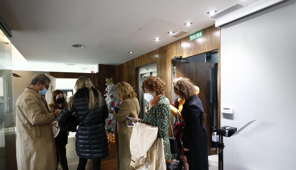 Petición del pasaporte covid a la entrada en el restaurante Tres Mares.