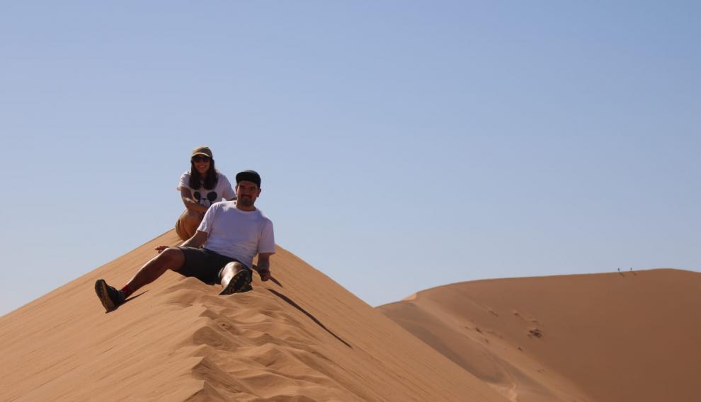Daniel y Marta, en Big Daddy Dune, en Sossusvlei, Namibia.