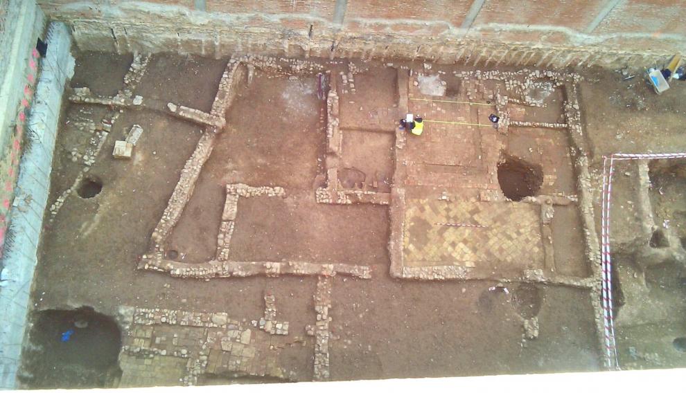 Vestigios de las viviendas del arrabal árabe de Sinhaya encontrados en el solar de Cinco de Marzo, 10.