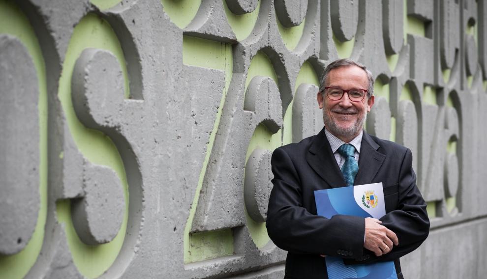 El doctor Javier García Tirado, presidente del Colegio de Médicos de Zaragoza.