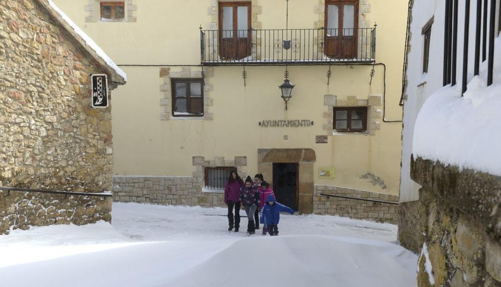 Nieve en las calles de Valdelinares
