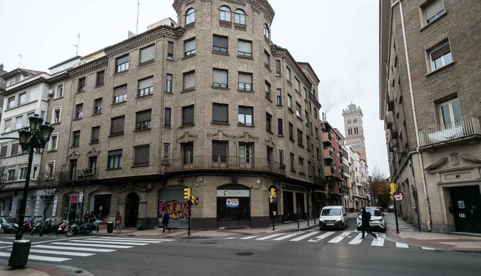 La torre de la Magdalena se veía con dificultad desde la calle Mayor.