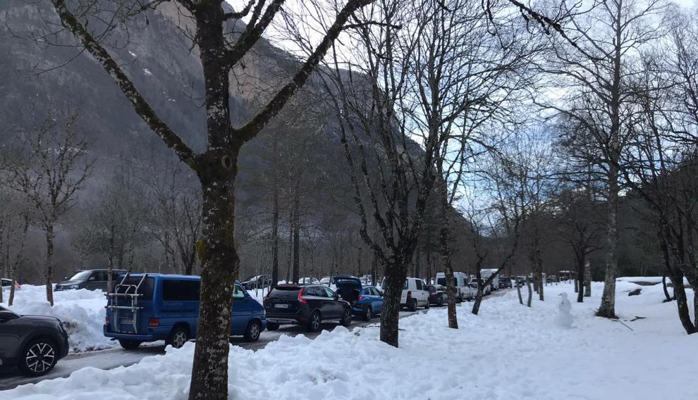 La nieve ha reducido las plazas a poco más de 100.