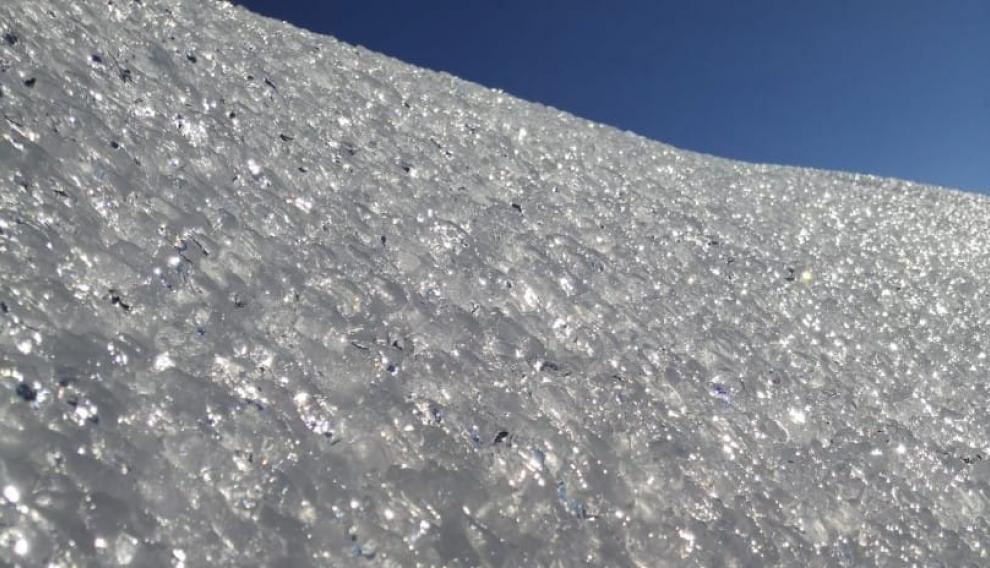 Una imagen de las laderas heladas estos días en el Pirineo.