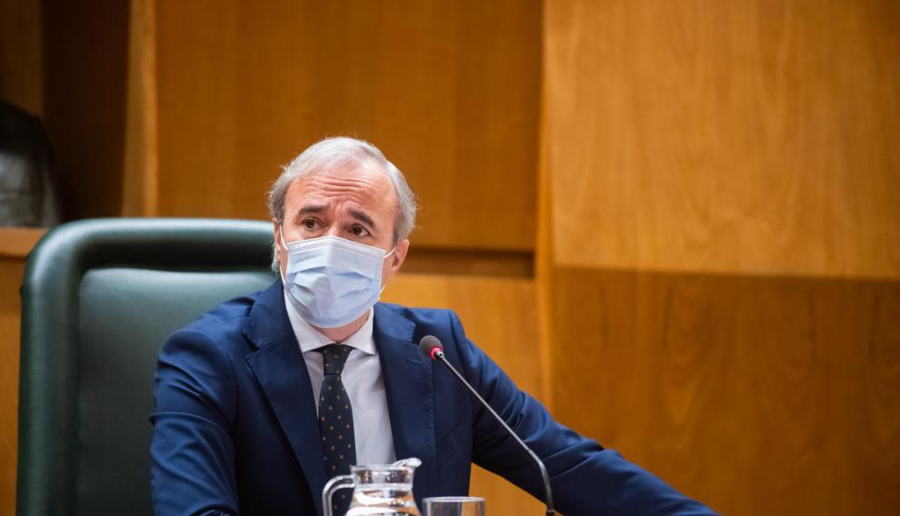 Jorge Azcón, en el pleno del Ayuntamiento de Zaragoza de este miércoles.