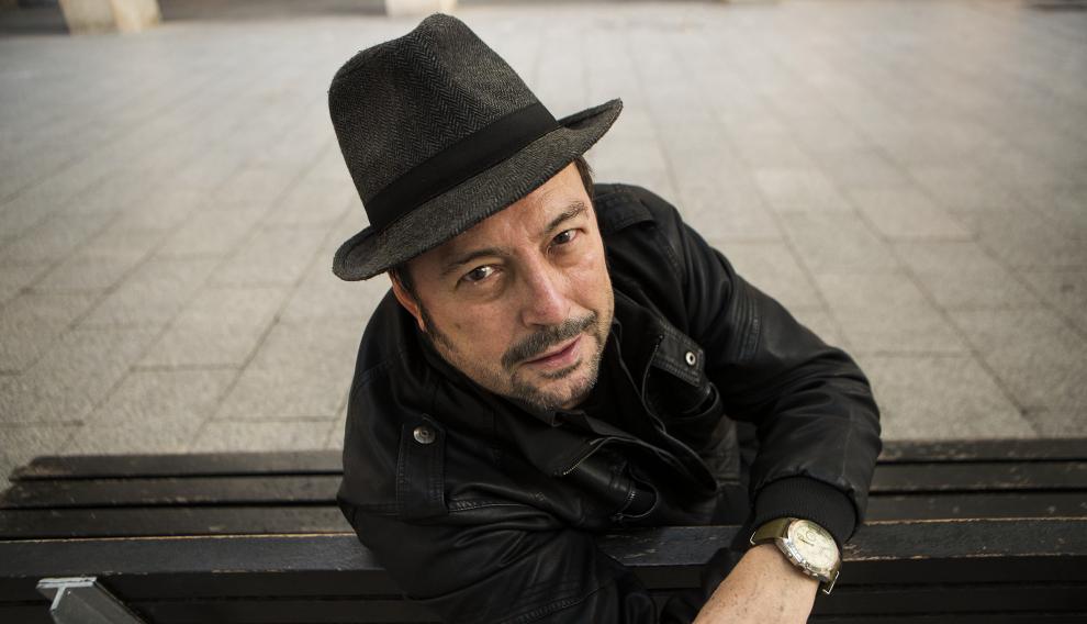 Ángel Petisme trabaja en nuevos poemarios y discos.