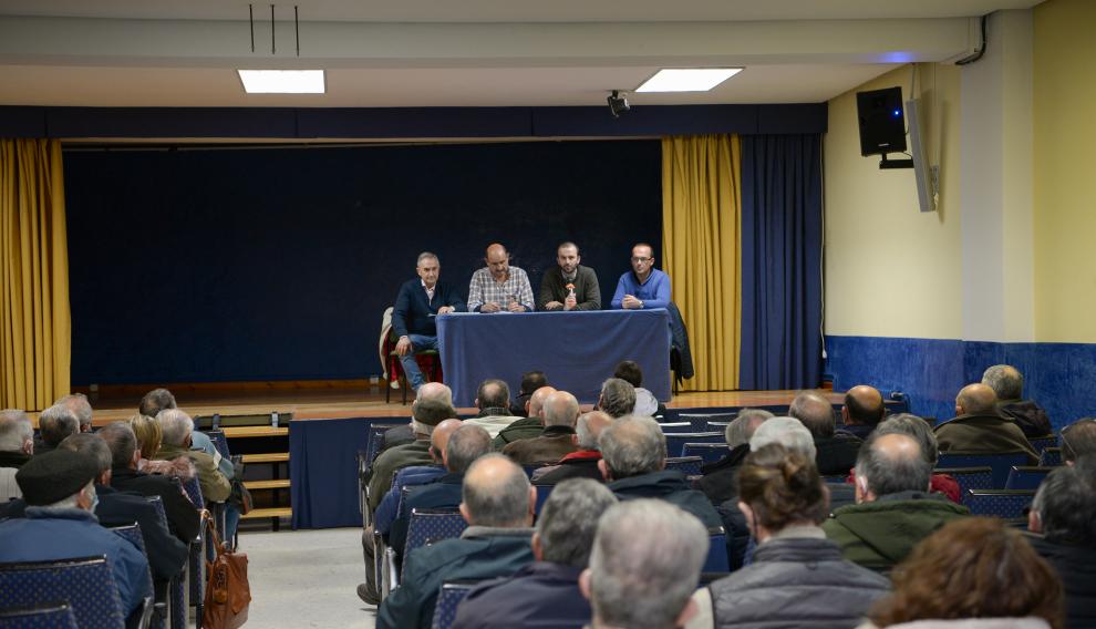 La asamblea realizada en Cella por una planta de hidrógeno verde registró una asistencia muy numerosa.