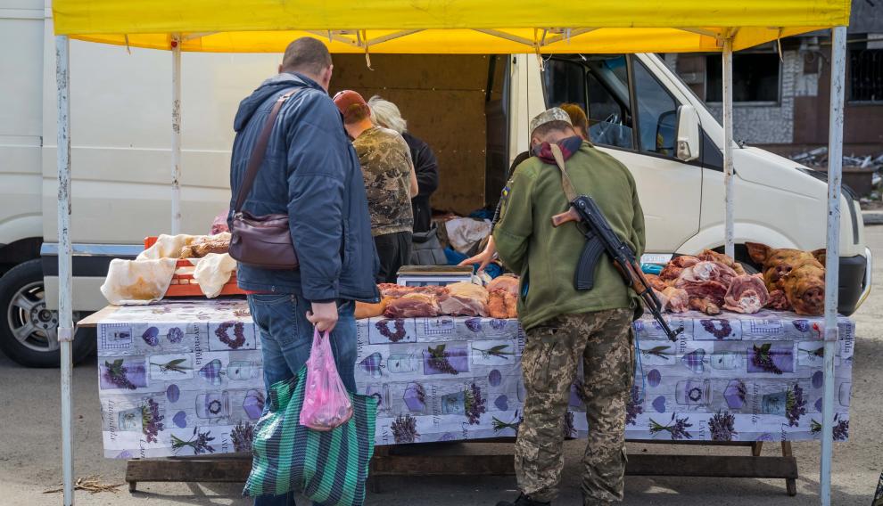 El mercado vuelve a la bombardeada Borodianka