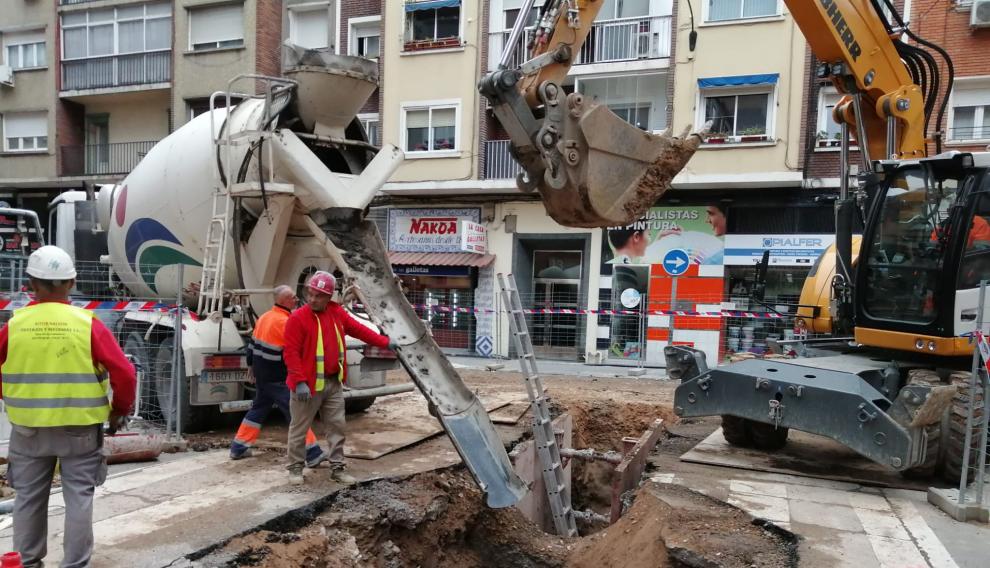 Imagen de la pasada semana de las obras de instalación de una tubería en Reina Fabiola.
