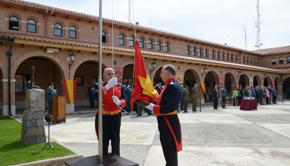 Izado de bandera en la Comandancia con motivo del 178 aniversario de la Guardia Civil.