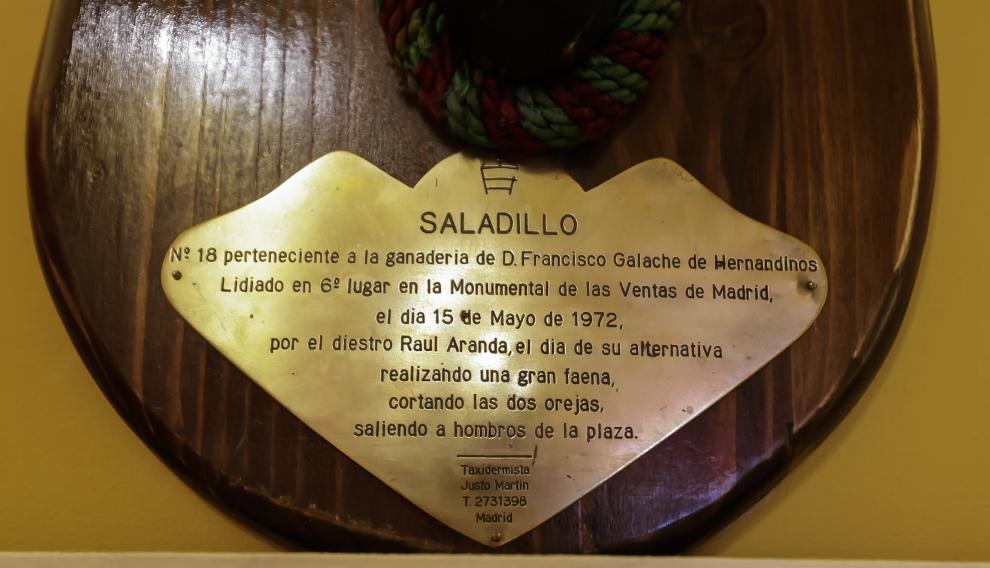 Placa del toro Saladillo, de la ganadería de Galache.