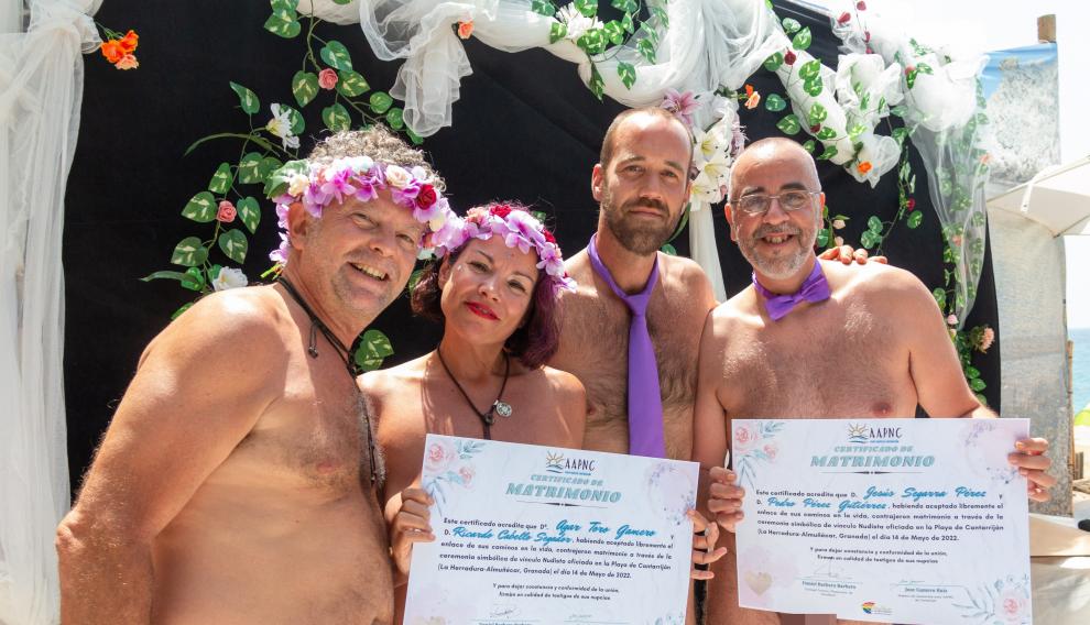Dos de las parejas que han contraído matrimonio