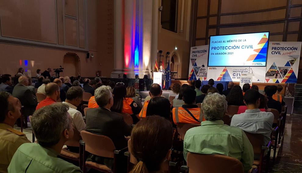 Ceremonia de entrega de las placas al Mérito de Protección Civil celebrada en la Sala de la Corona del Pignatelli.