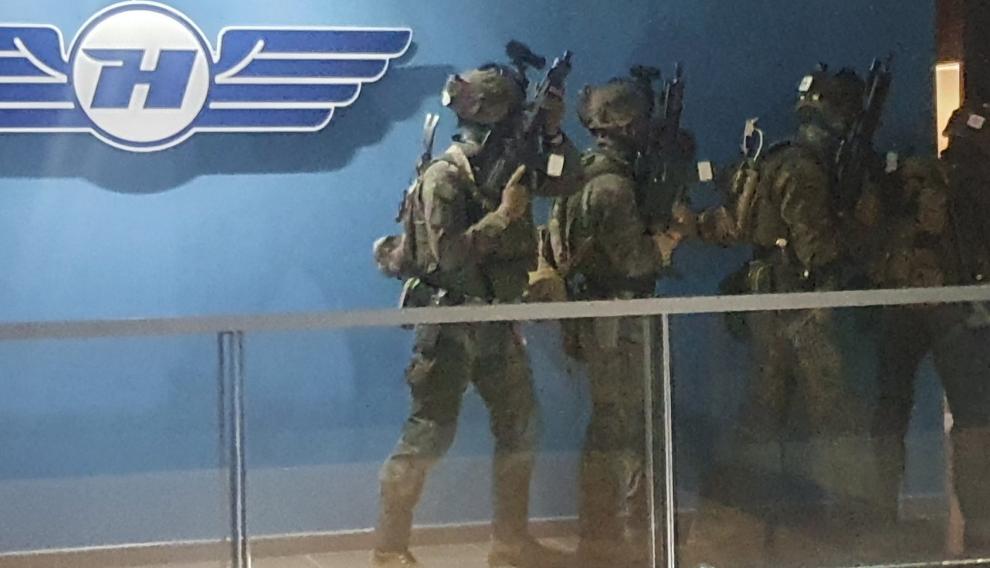 Maniobras militares en el aeropuerto de Teruel.