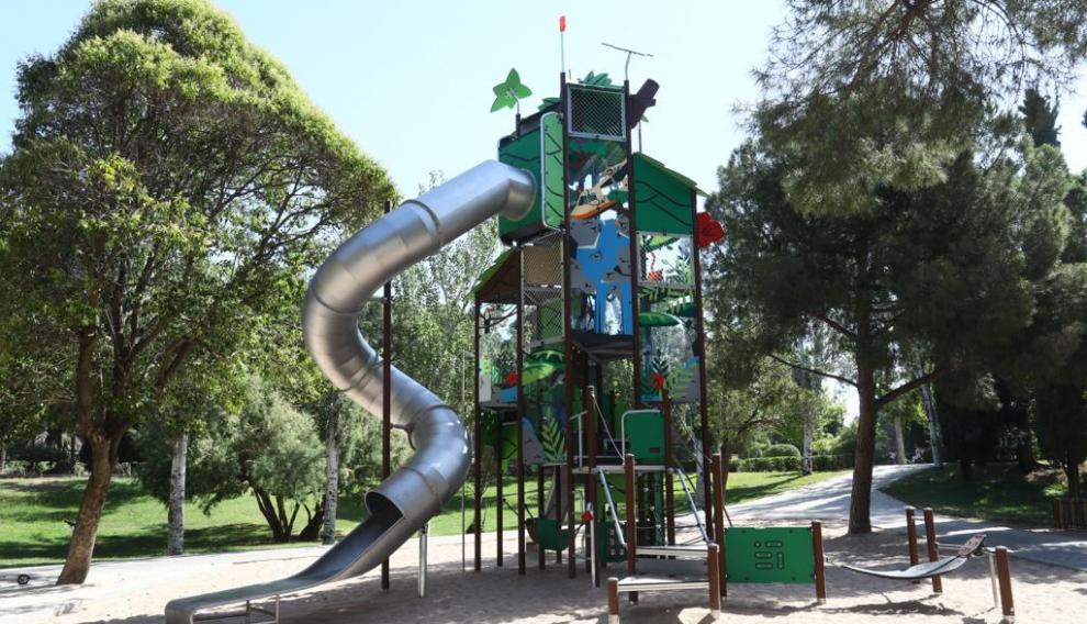 Nueva zona de juegos infantiles en el Parque Labordeta.