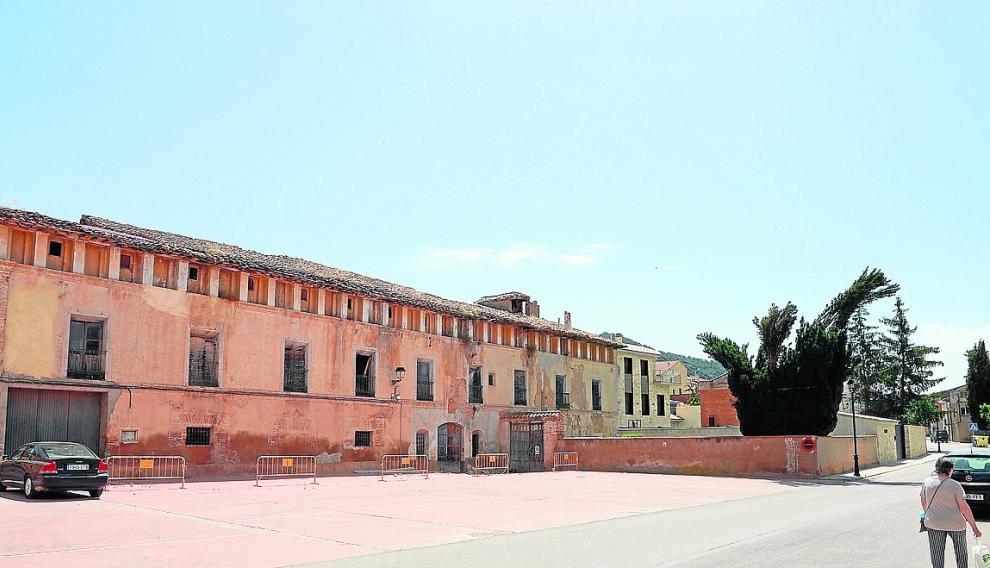 El palacio de Casa Lucías presenta la fachada palaciega más larga de la provincia.