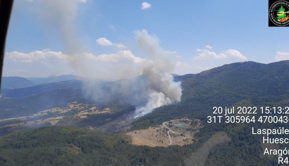 Imagen aérea del fuego declarado en Bonansa.