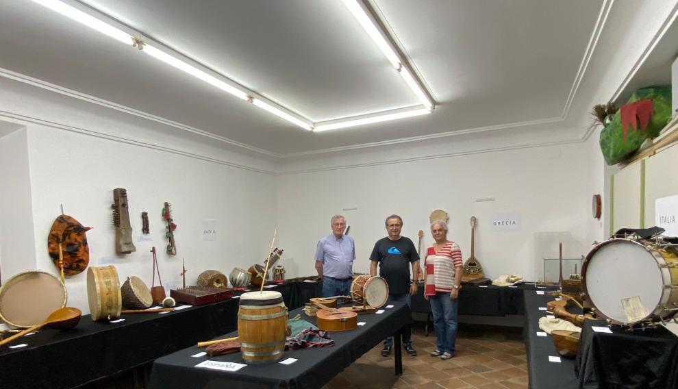 Exposición de instrumentos de países productores de azafrán en Monreal del Campo.