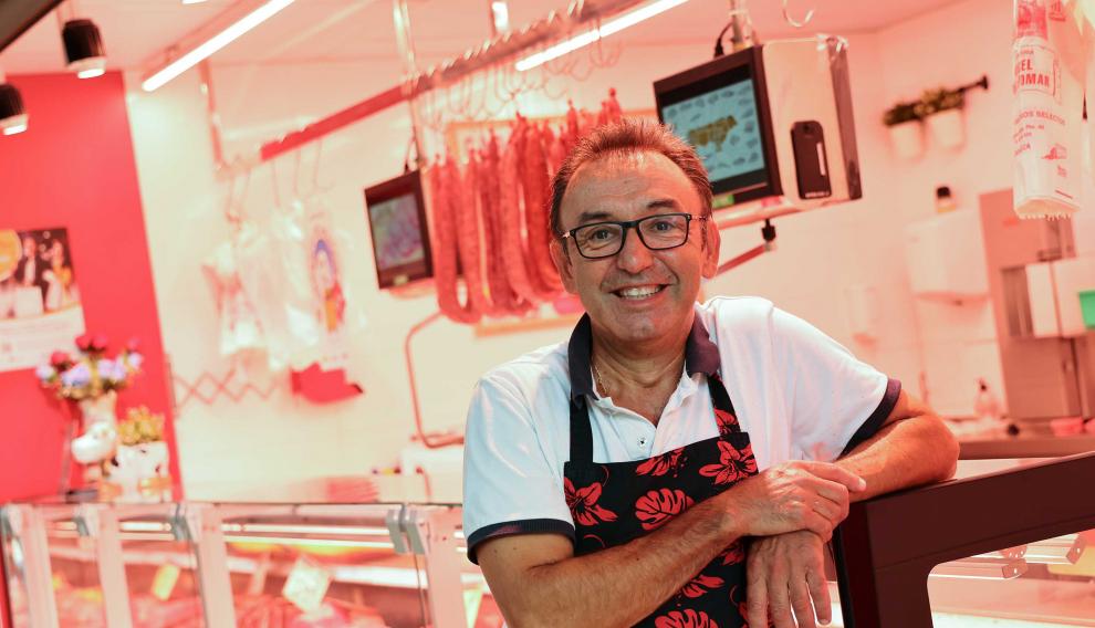 Ángel Puig, carnicero del Mercado Central de Zaragoza.