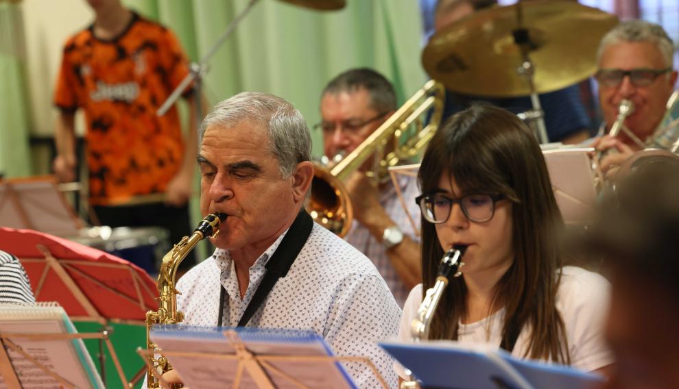 A Jesús y Aitana, la banda les une con su afición a la música.
