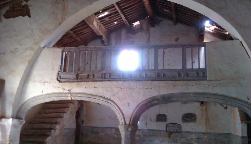 Interior de la ermita, aún recuperable.