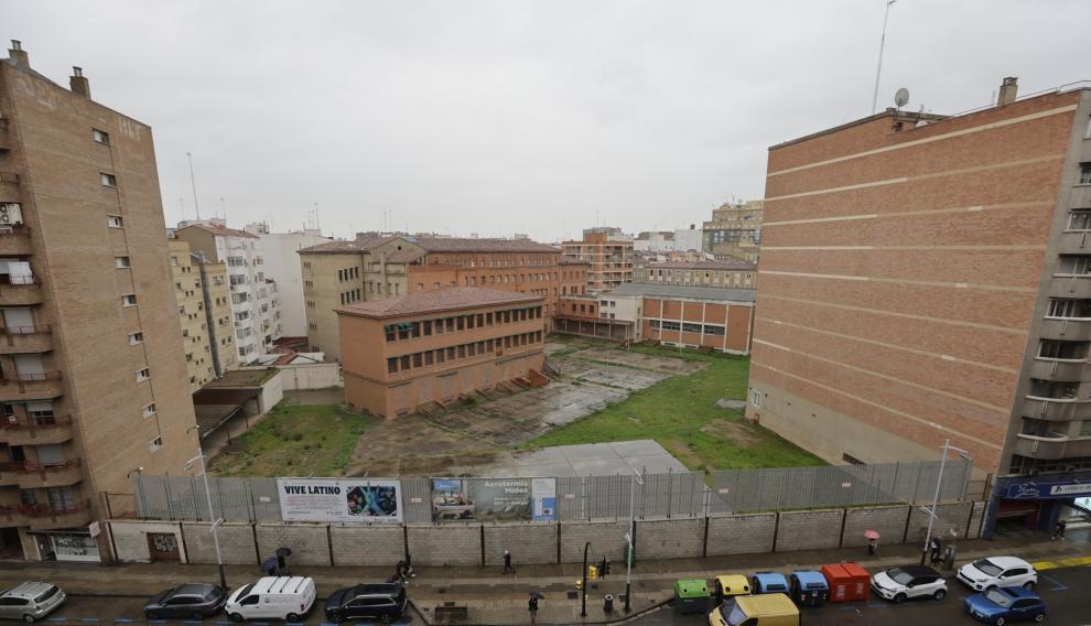 Antiguo colegio Jesús y María, en una manzana entre la avenida Goya y Cortes de Aragón